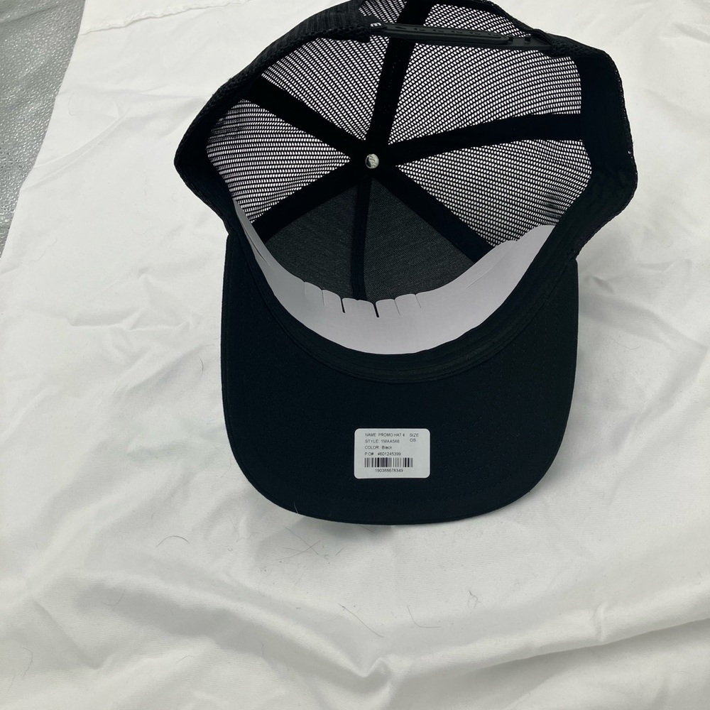 NEW WITH TAG TRAVIS MATTHEW SNAPBACK HAT IN BLACK WITH BLUE AND WHITE WRITING - Picture 3 of 4